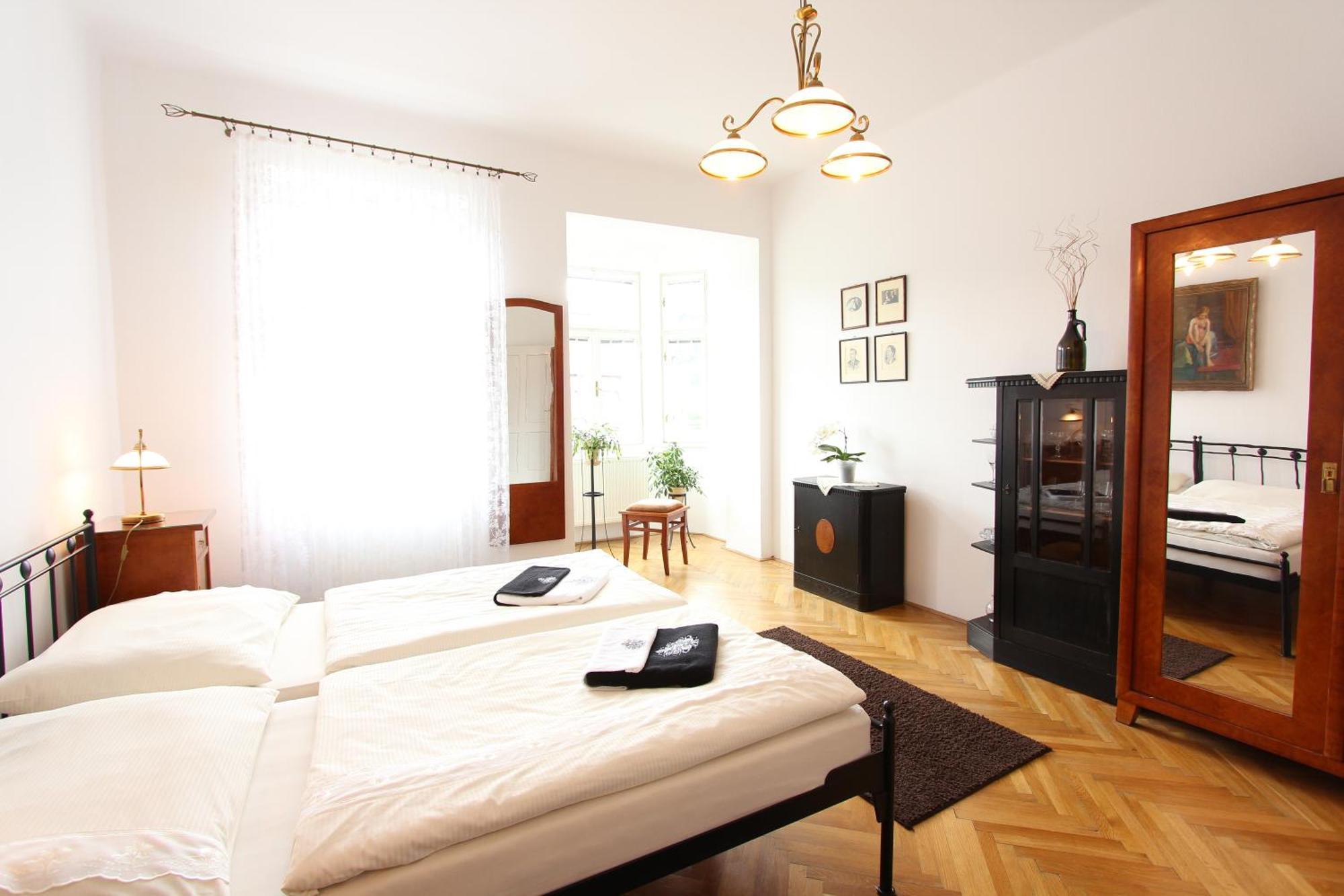 Penzion Jelen Vranov nad Dyjí Exterior foto