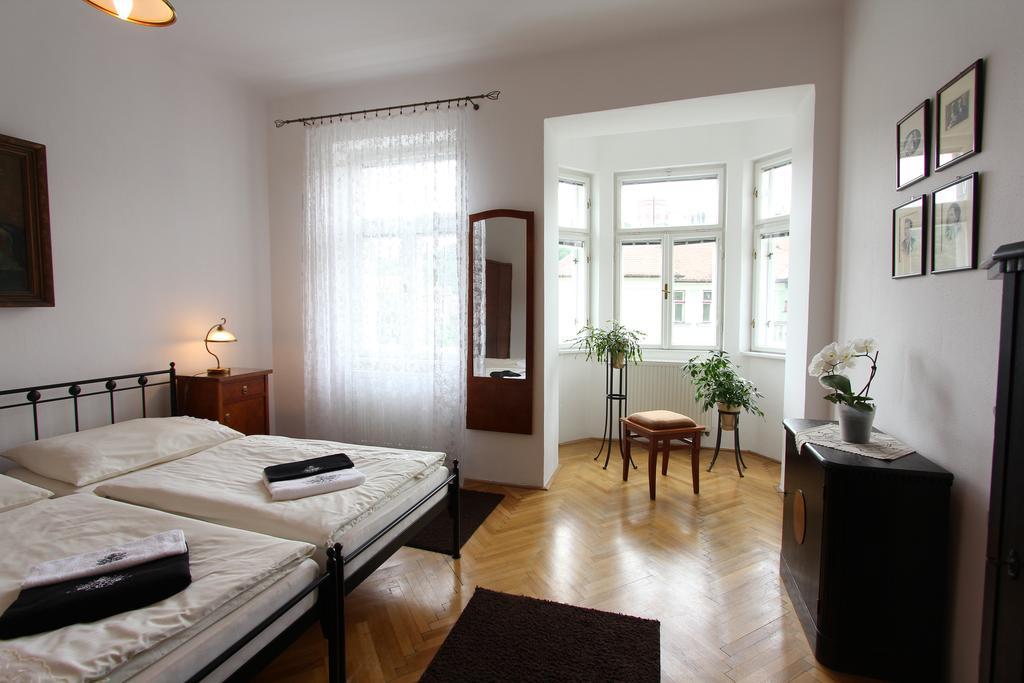 Penzion Jelen Vranov nad Dyjí Quarto foto